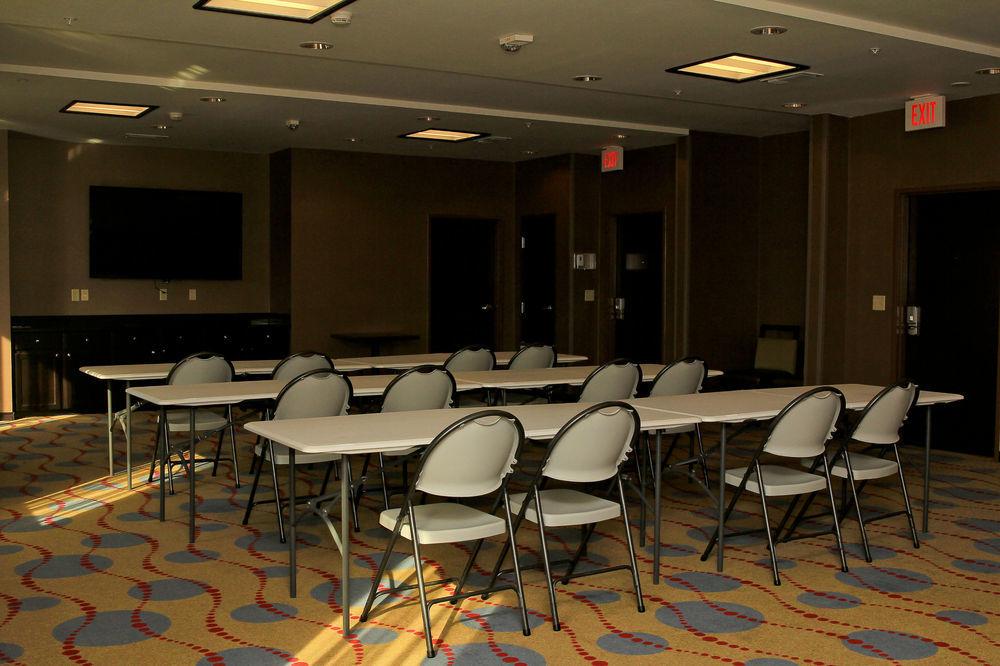 Holiday Inn Express Hotel & Suites Floresville By Ihg Exterior foto